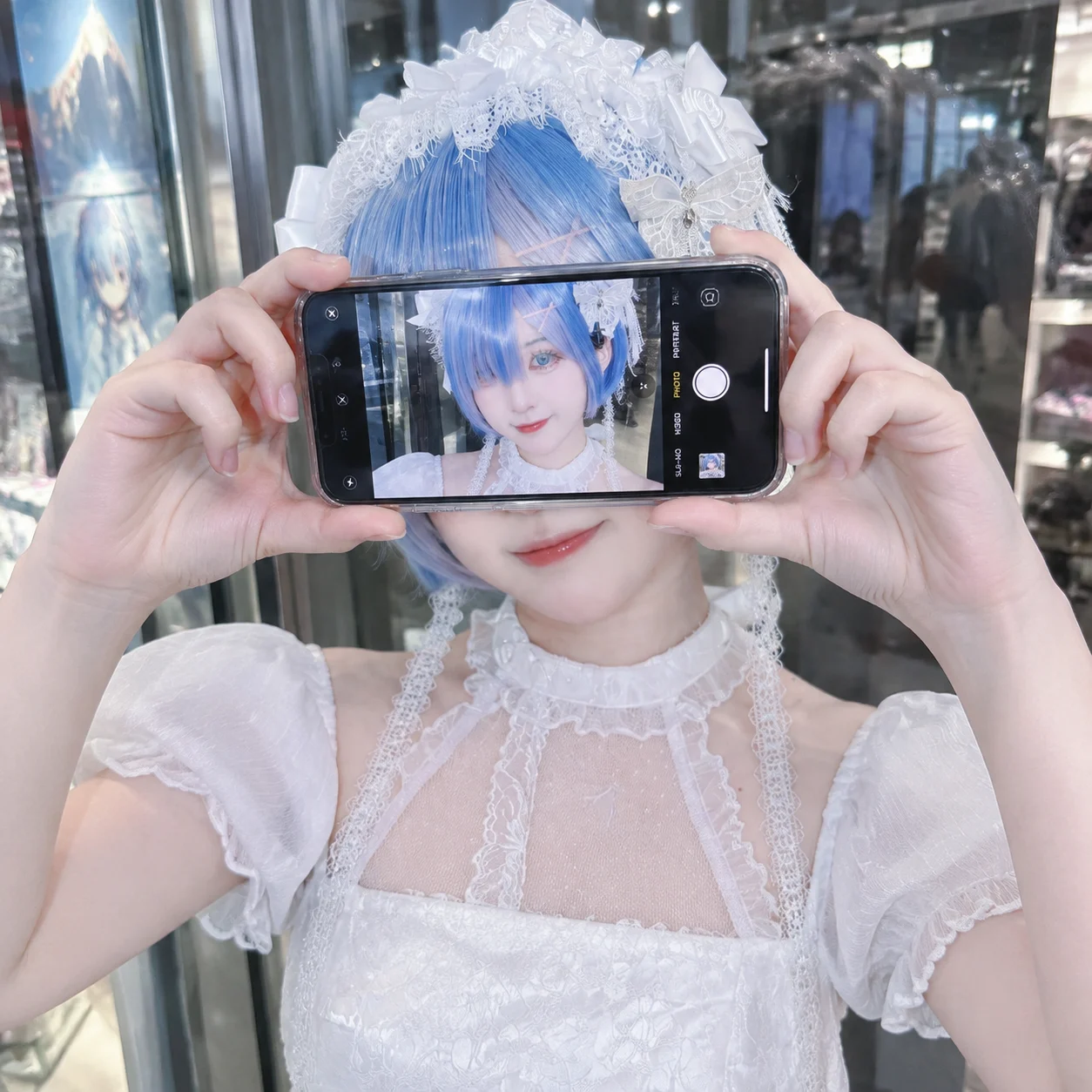 iPhone 屏幕遮脸创意人像